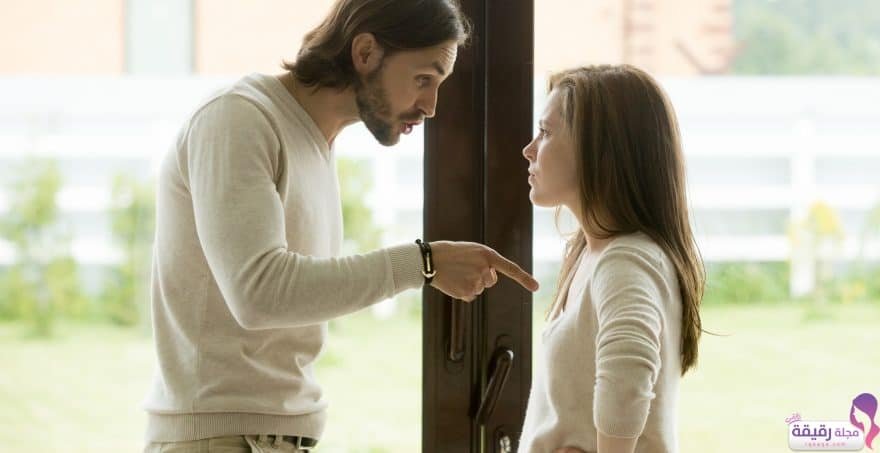 أكثر 7 أشياء تثير غيرة الرجل والزوج - مجلة رقيقة