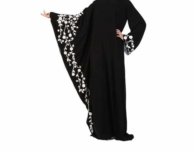 تفسير حلم لبس العبايه الكتف للعزباء والمتزوجة والحامل تفسير حلم لبس العبايه الكتف