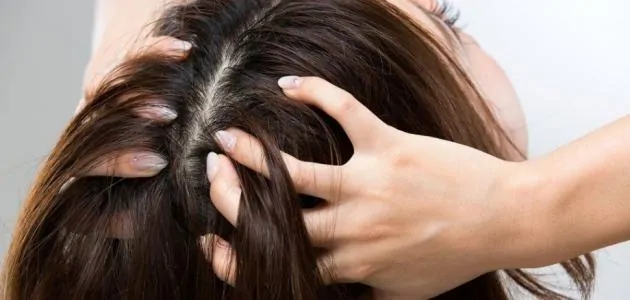 طريقة تدليك فروة الرأس لتطويل الشعر