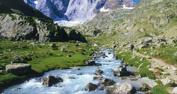 تفسير حلم السيل الجاري للرجل